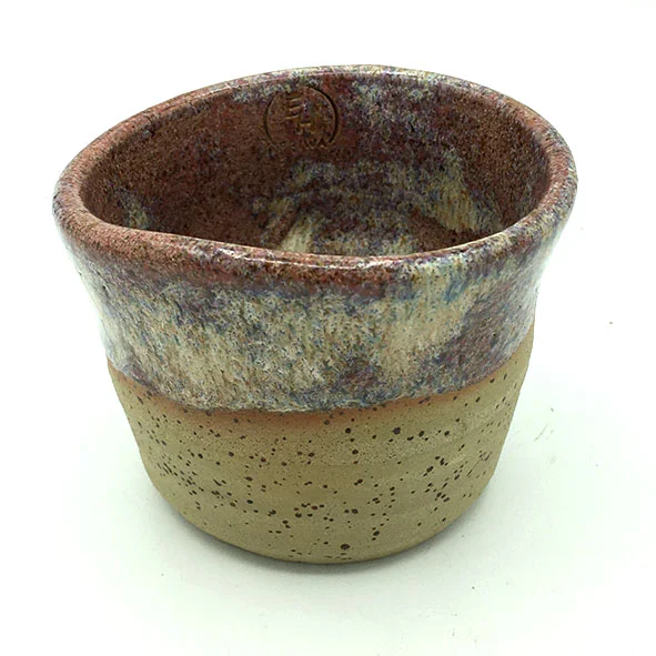 Farbenfroh glasierter Becher Potpourri aus handgearbeiteter Keramik